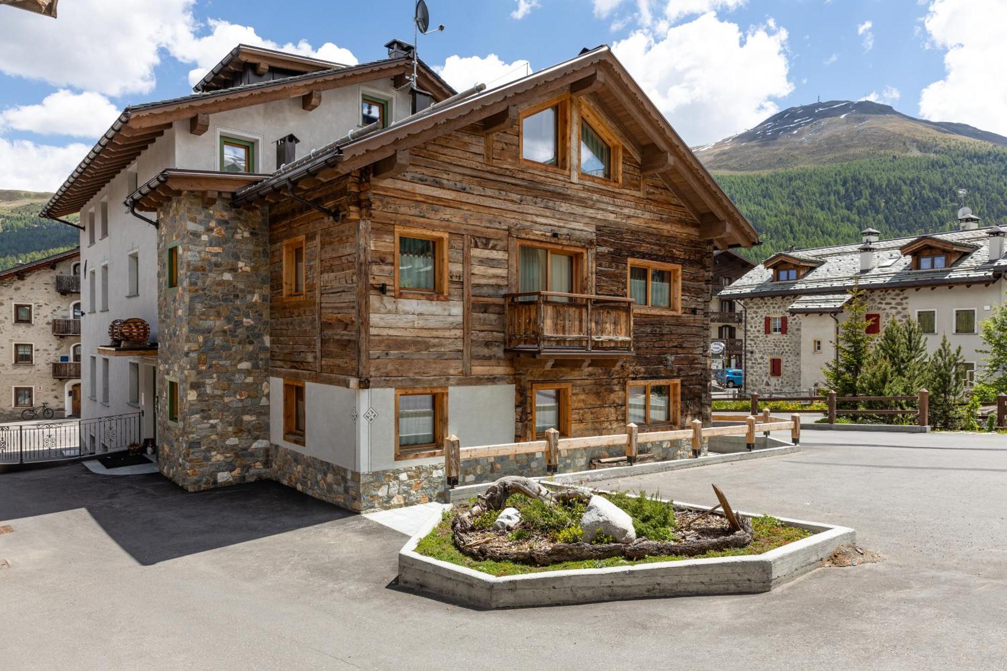 Snow Mountain Planet Suite House Livigno Bagian luar foto